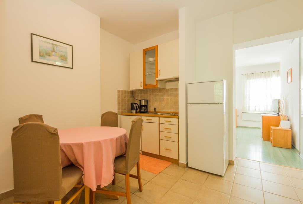 Apartments Green Garden Opatija Ruang foto