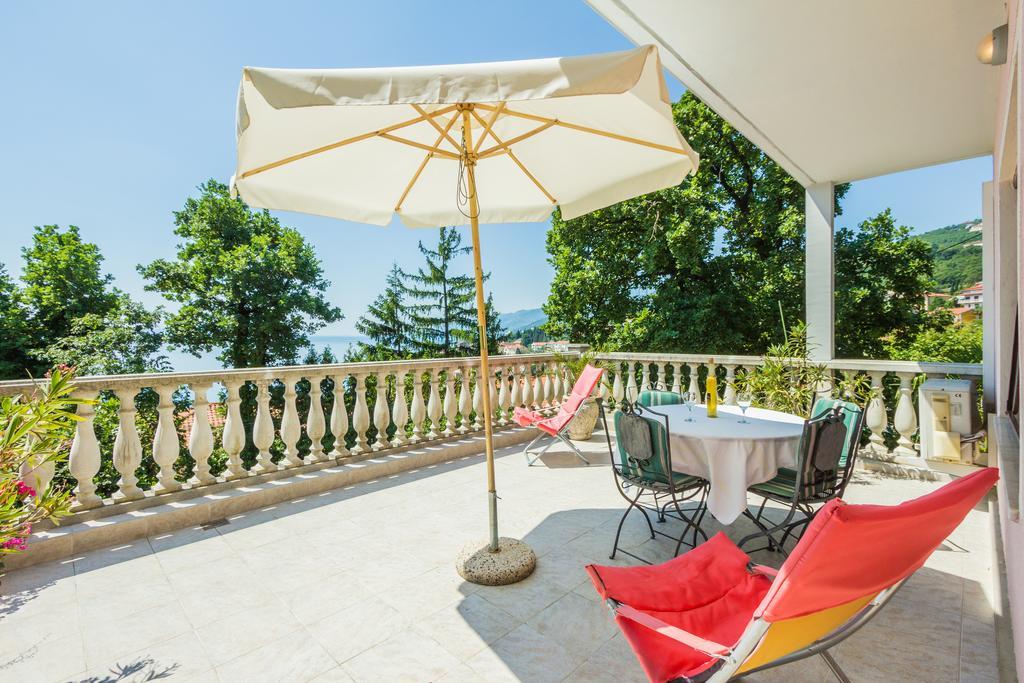 Apartments Green Garden Opatija Ruang foto